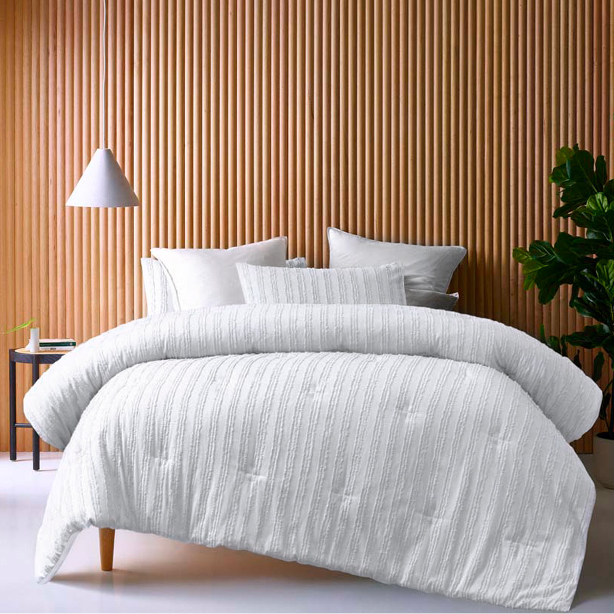 Vintage Design Reflections Filled Comforter Set – White, King, 3 Pieces — product image 1 of 4