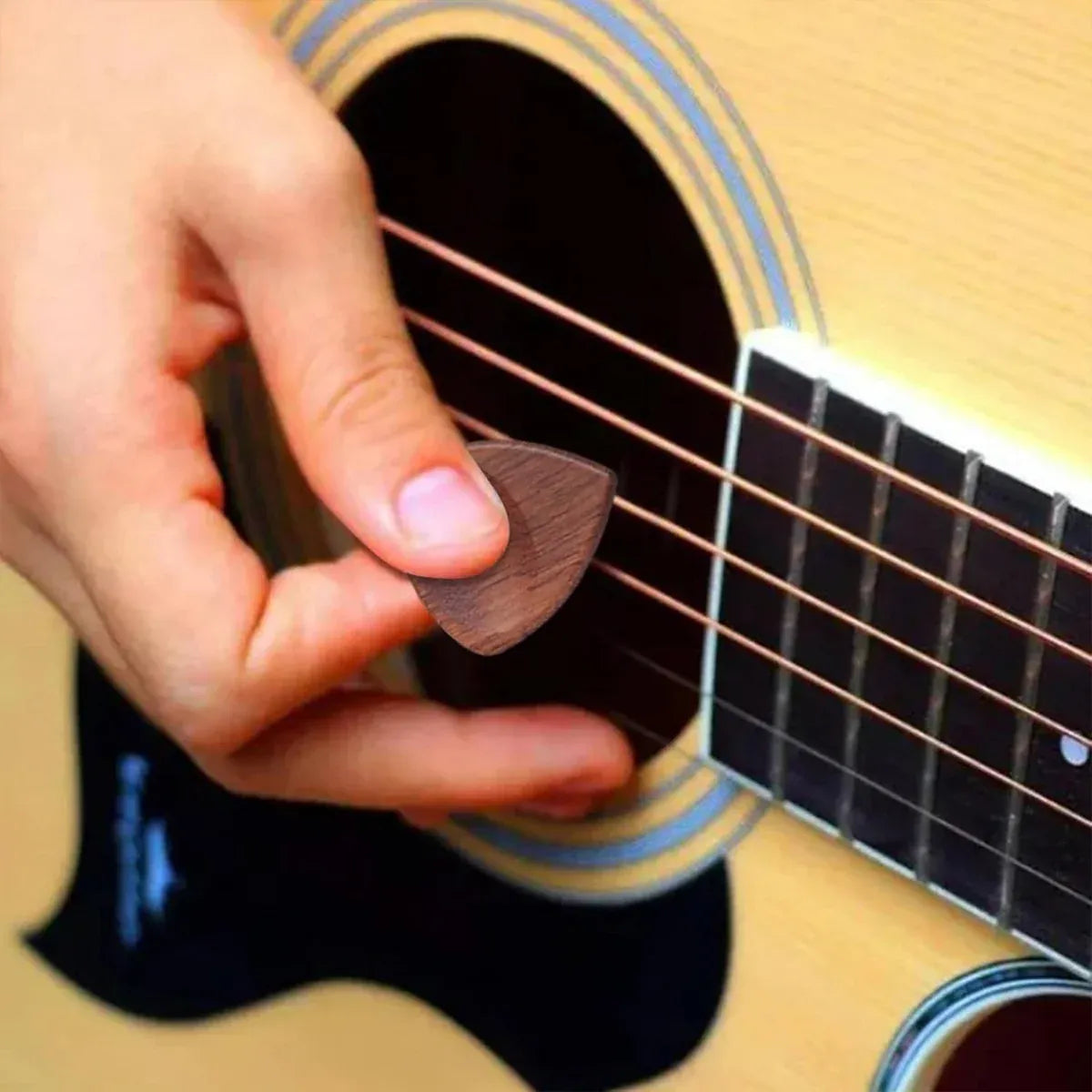 Solid Wood Guitar Pick Storage Case Moistureproof Durable Portable with Dividers — product image 4