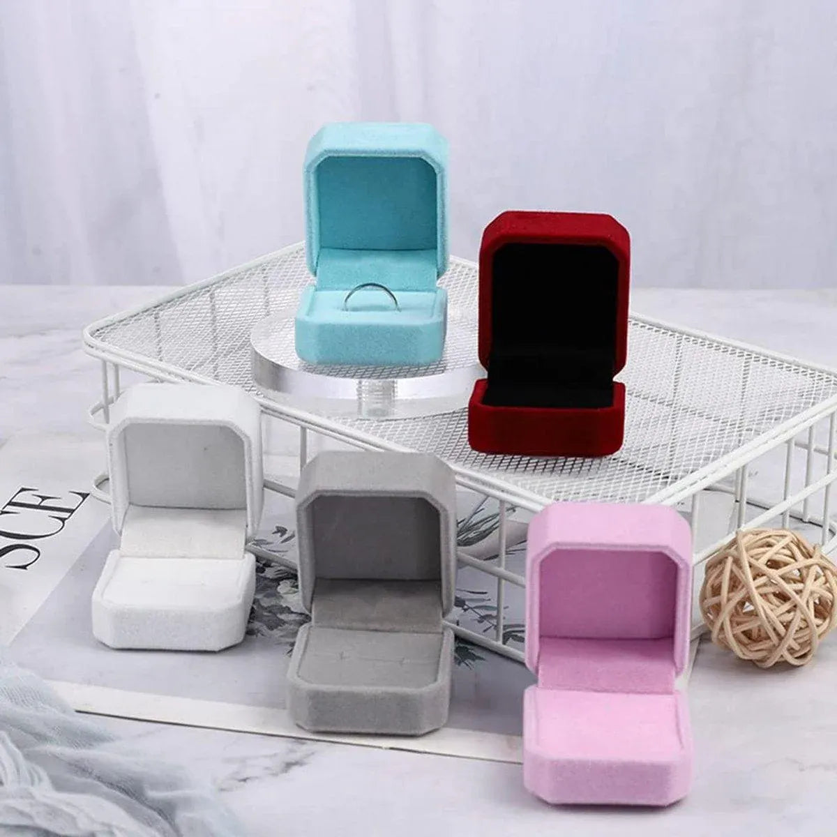10-Pack Flannel Jewellery Gift and Ring Boxes – Beige