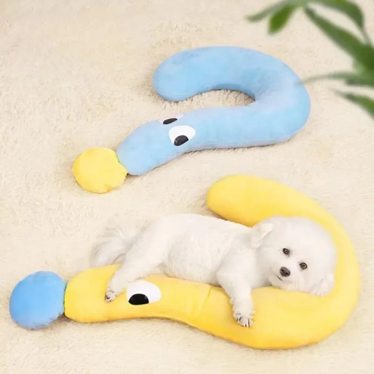 Curved Plush Dog & Cat Cuddle Pillow - Yellow, 62 × 39 cm