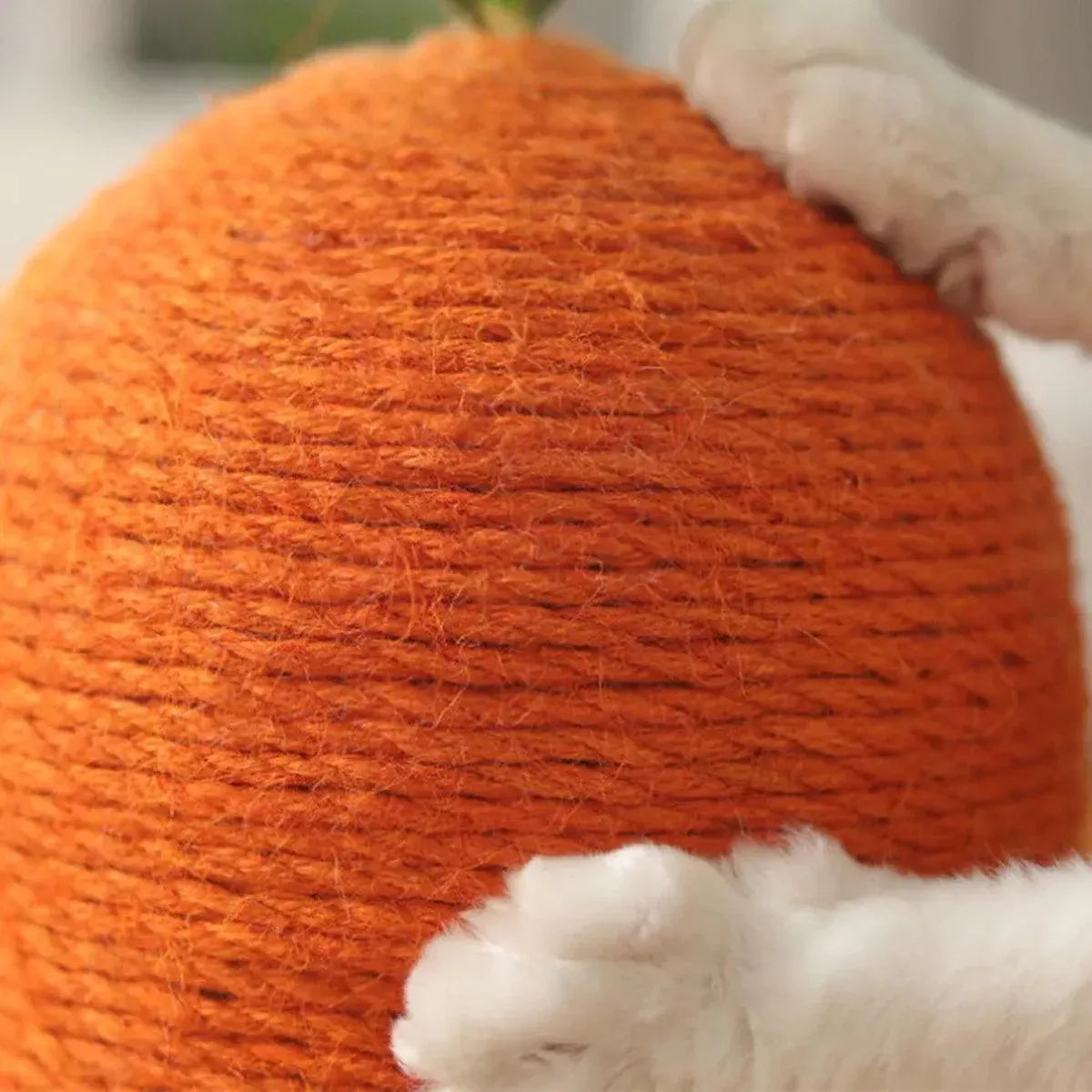 Carrot-Shaped Sisal Cat Scratching Post - product photo 8 of 13