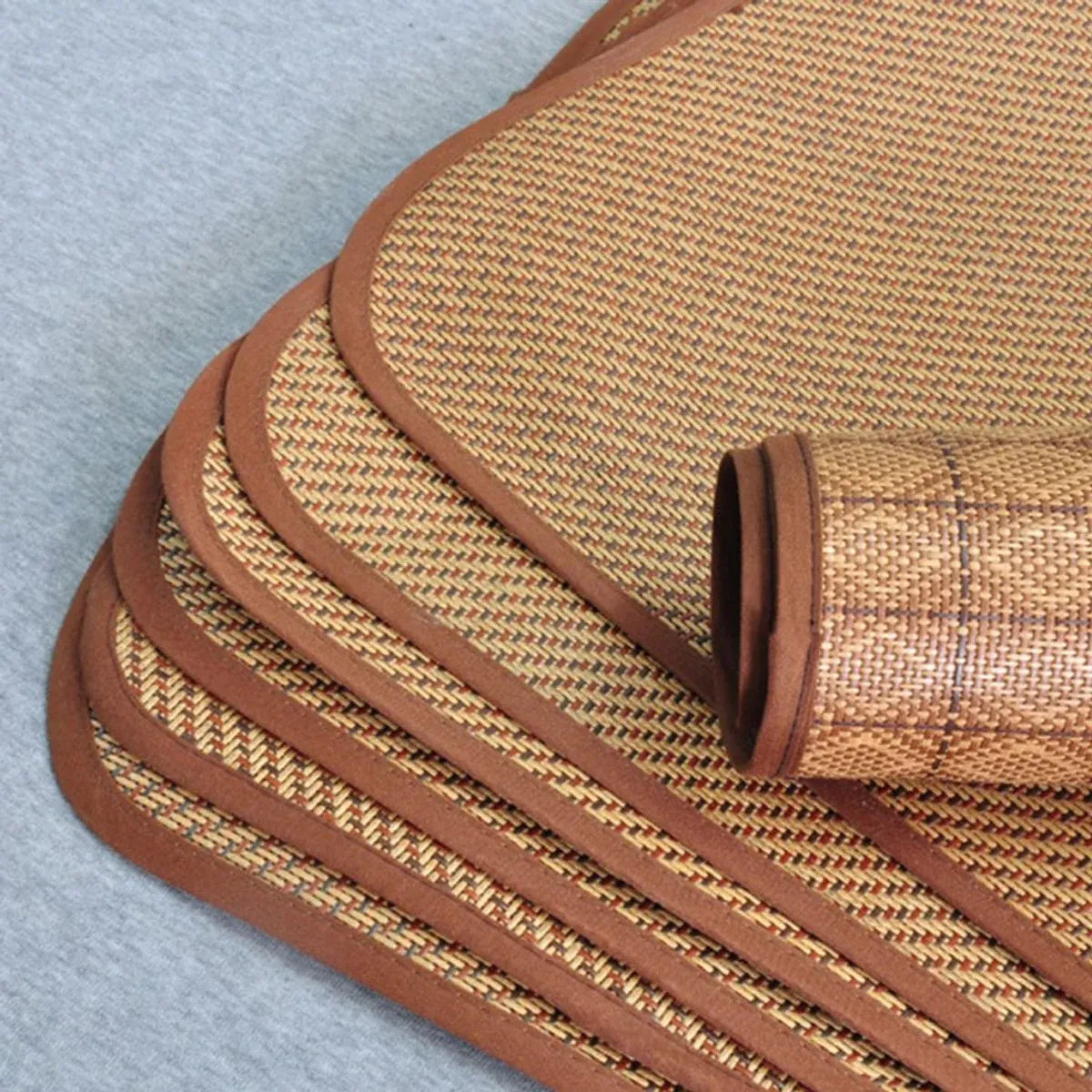 Breathable Woven Pet Cooling Mat – 35 × 40 cm, 1 Piece