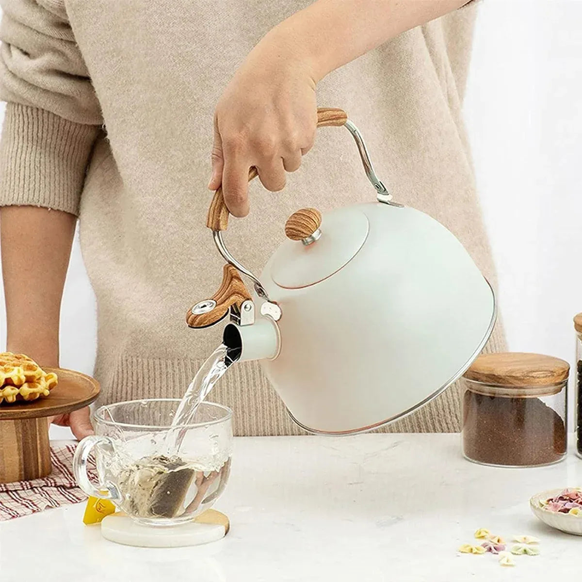 3 L Stainless Steel Whistling Stovetop Kettle – Off-White