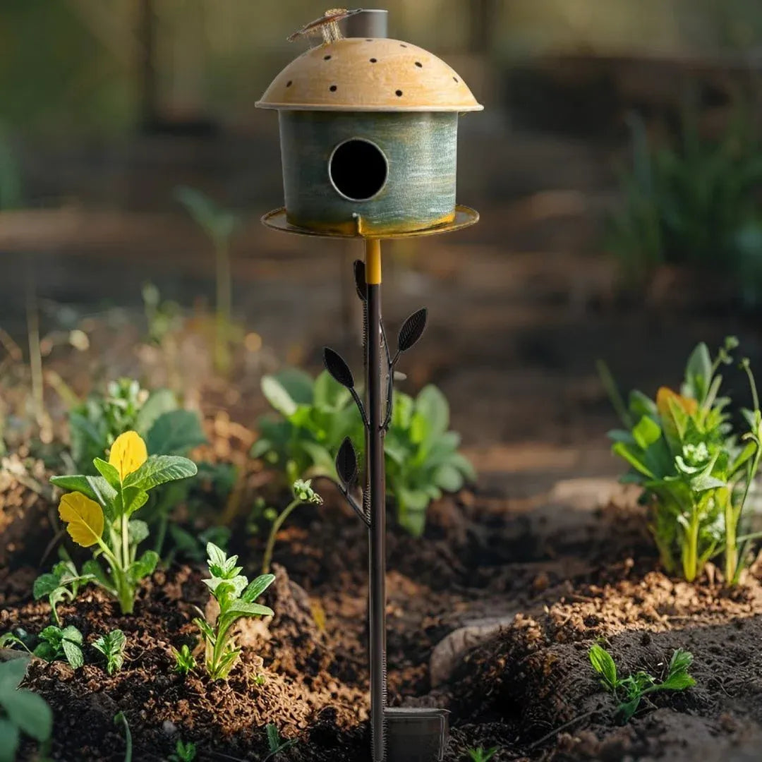 Birdhouse w Leaf on Leafy Garden Stake 109cm — product image 3
