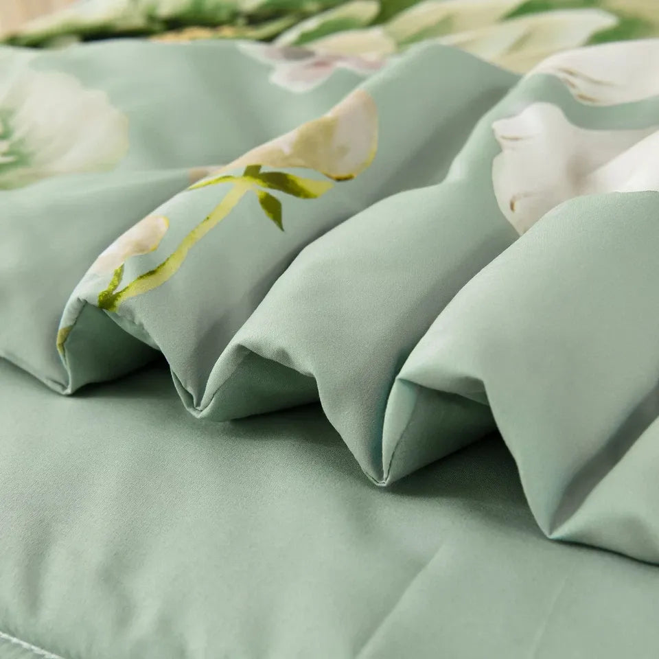 Verde Soft Elegant Floral Peony Quilt / Doona / Duvet Cover set