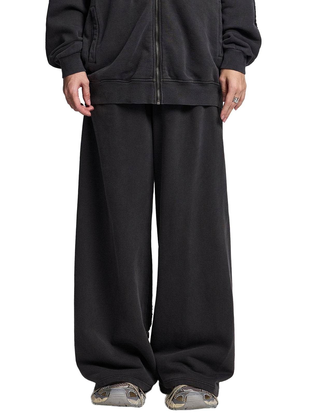 Snow Washed Tape Raw-Edge Sweatpants