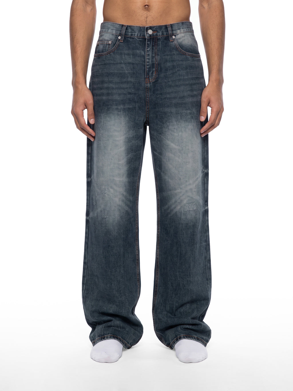Men’s Vintage Wash Denim Jeans washed blue model front view