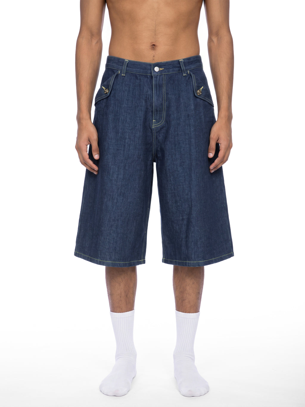 Men’s Vintage Wash Denim Shorts jeans blue model front view