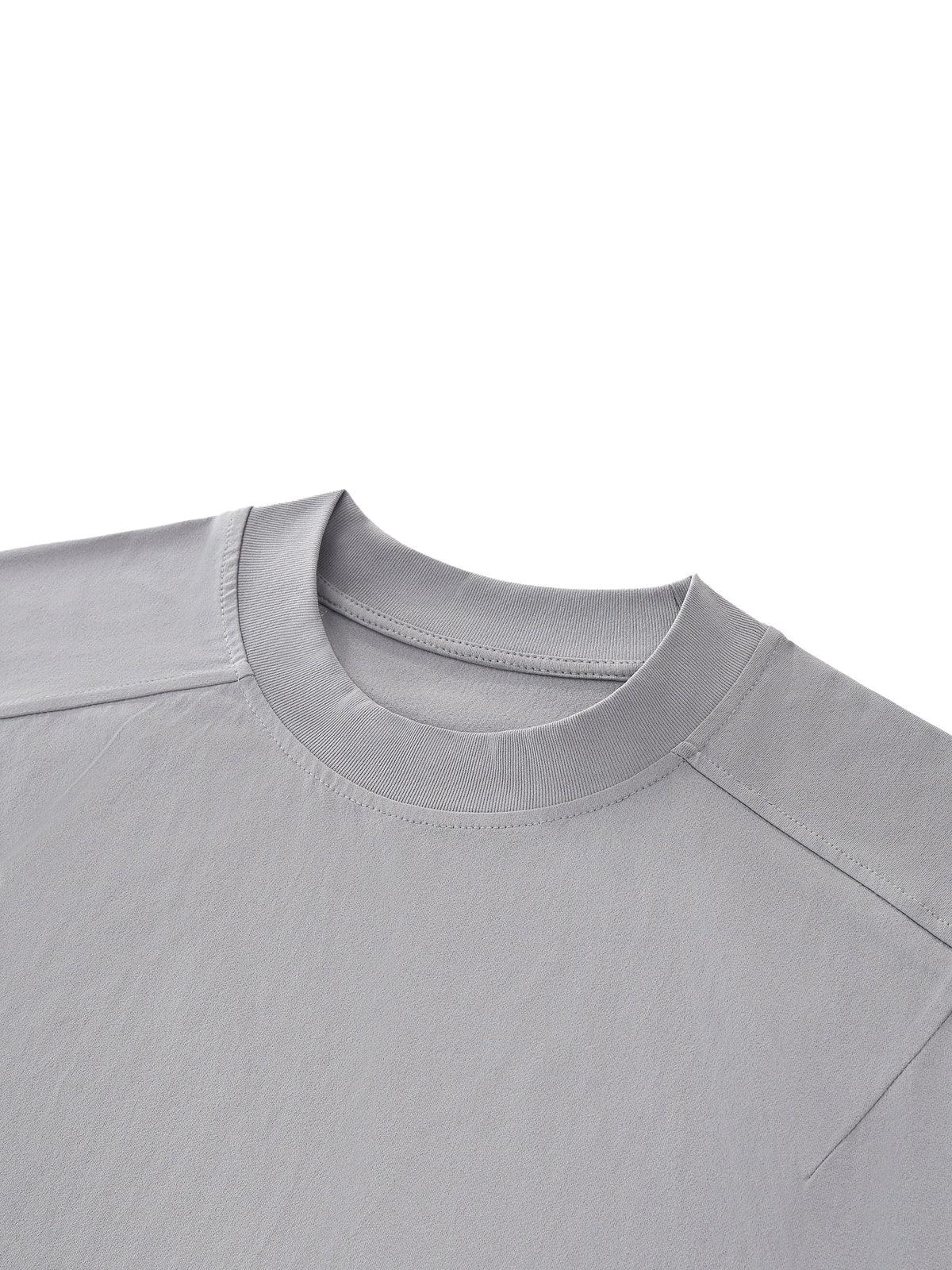 Off Script unisex boxy tonal paneling T-shirt – Light Gray collar front detail